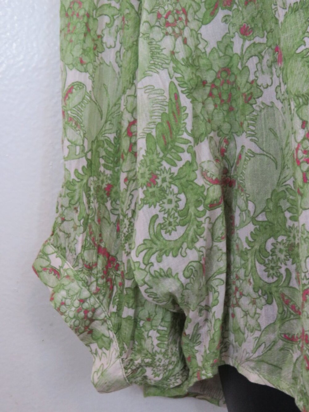 Anthropologie Pilcro Size Medium Green Floral Dolman Sleeve Blouse Button Up - Picture 6 of 8